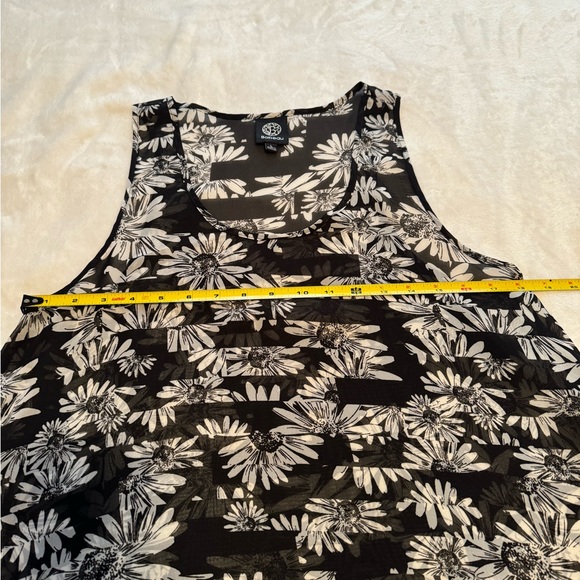 Bobeau Sleeveless Top - Picture 7 of 8